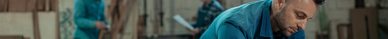 GM Insurance Services business insurance header image showing professionals discussing commercial coverage solutions.